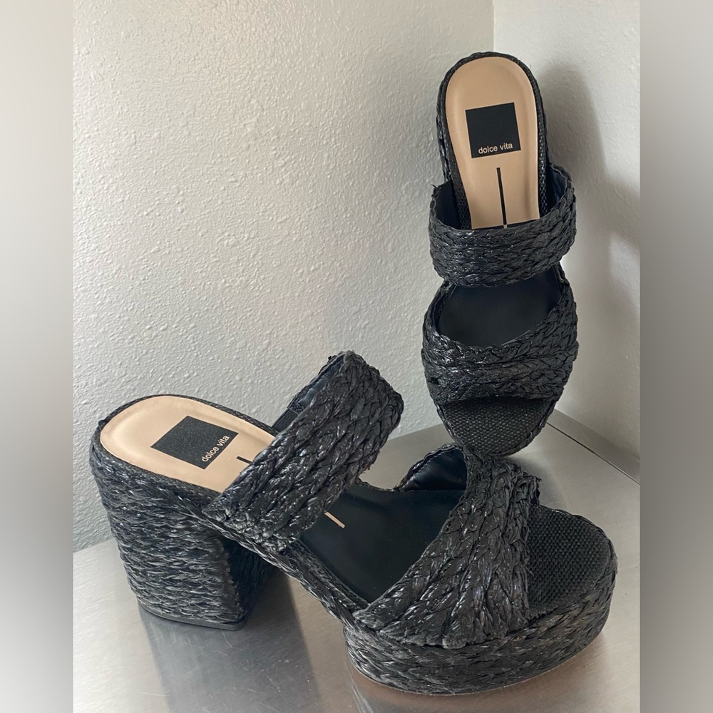 DOLCE VITA TEXTURED RAFFIA BLACK PLATFORM HEELS
